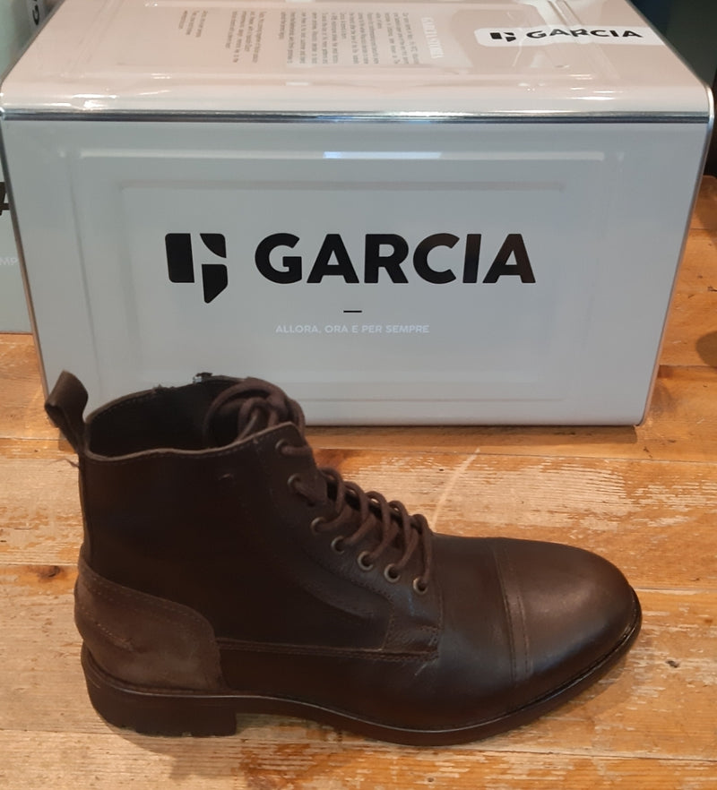 Garcia Brown lace-up boots